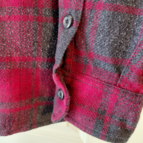 Orvis Men's Heavy Flannel Button Down Pockets - Picture 7 of 12